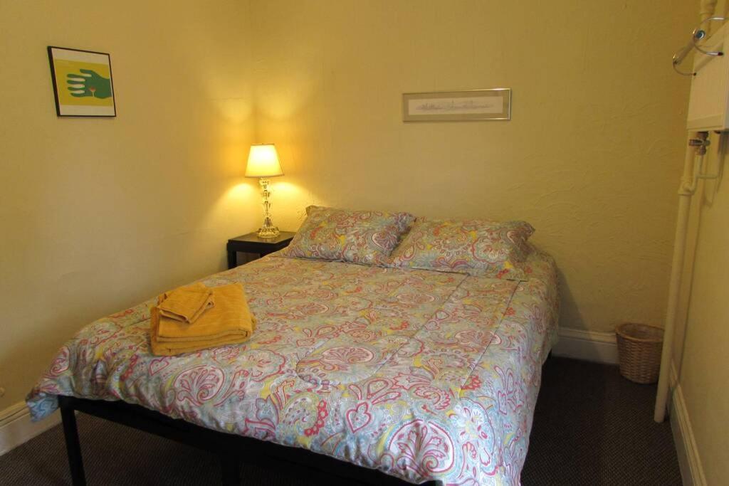 Great Gorge Guesthouse - Walk To The Falls, The Casino And All Downtown Restaurants - Across From The Aquarium Niagara Falls Esterno foto